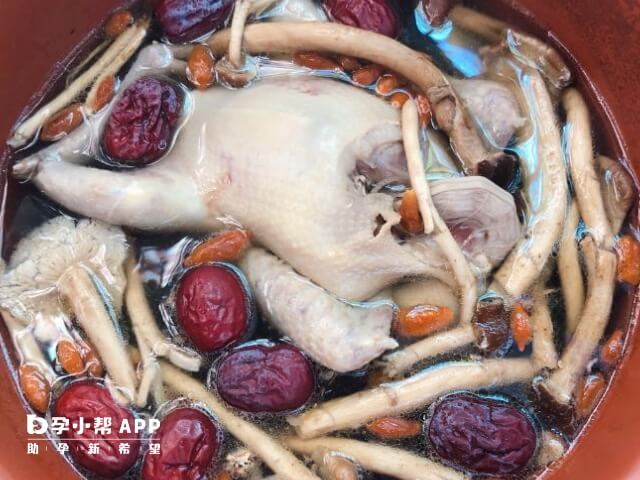 取卵到移植可以吃莲肉鸽子汤